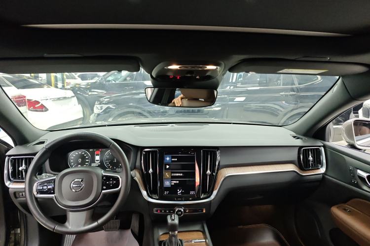 Used Volvo S60 2021 T4 Zhiyuan Luxury Edition
