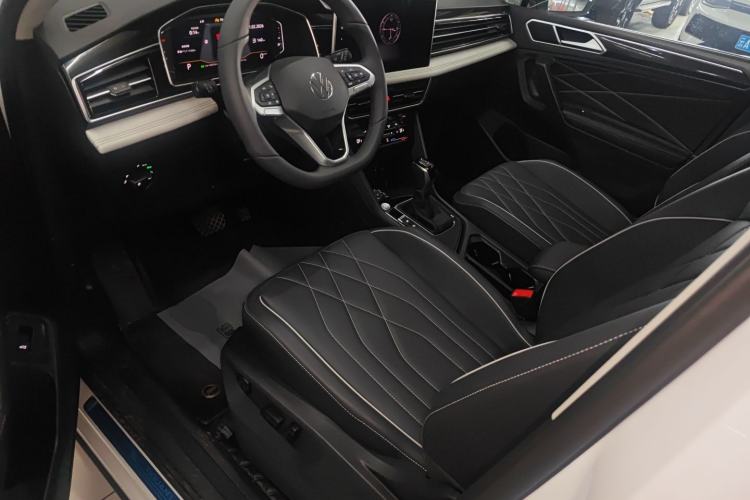 Used Volkswagen Tiguan L 2024 300TSI Automatic Two-Wheel Drive Smart Edition
