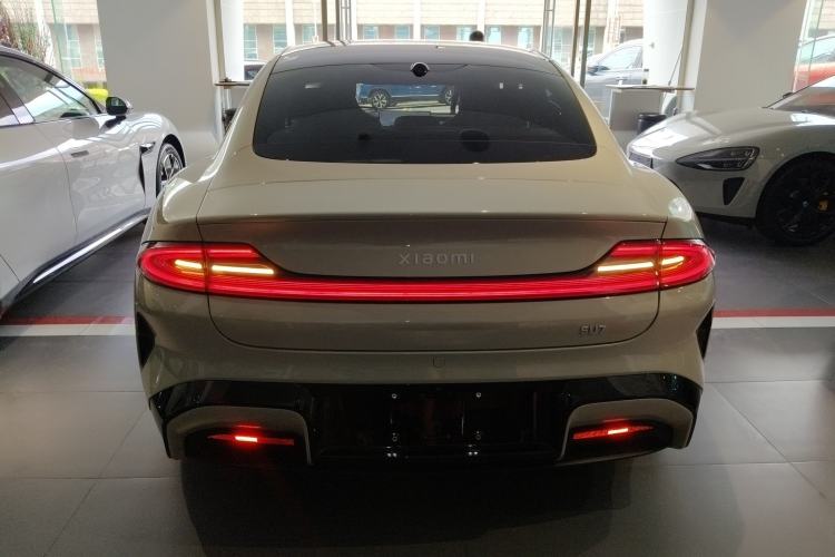 Used  SU7 2024 Four-Wheel Drive Ultra-Long Range Advanced Intelligent Driving Max Edition
