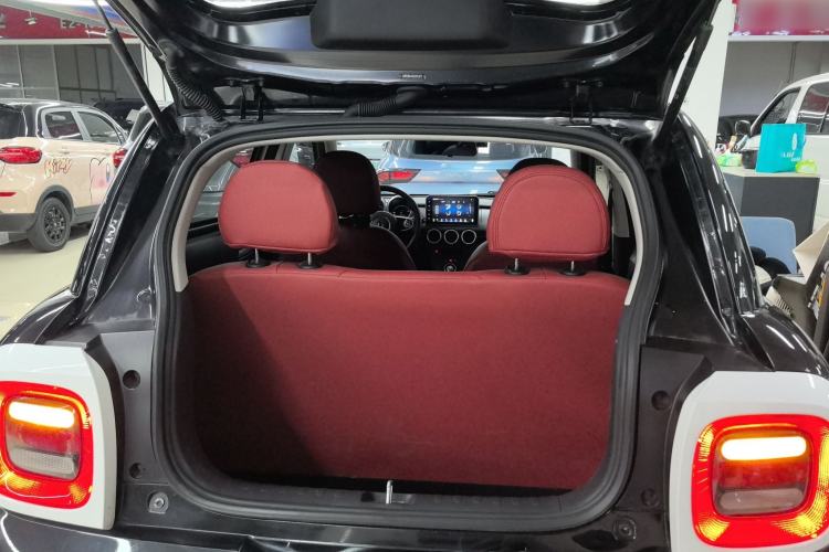 Used ORA Black Cat 2021 301 km Basic Version
