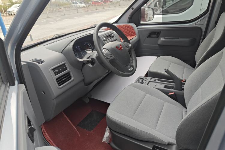 Used Wuling Yangguang 
