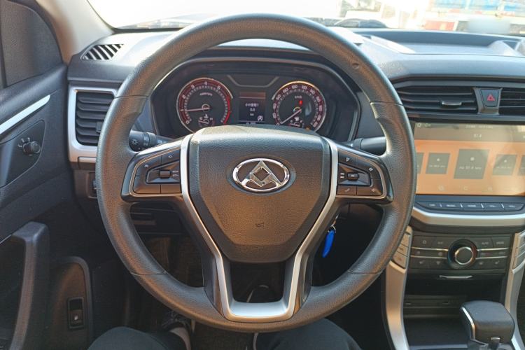 Used SAIC MAXUS T60 2017 2.0T Gasoline Automatic Two-Wheel Drive High-Ride Elite Standard Cabin
