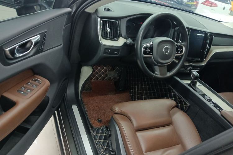 Used Volvo XC60 2020 T5 4x4 Smart Luxury Edition
