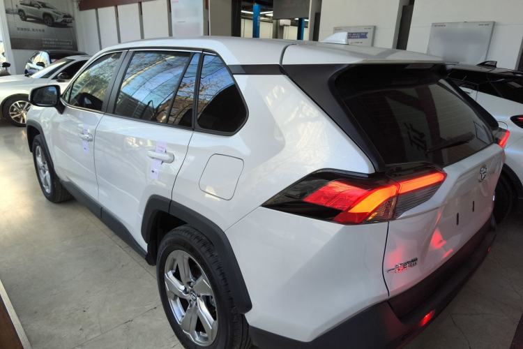 Used Toyota RAV4 2022 2.0L CVT Two-Wheel Drive Fashion Edition