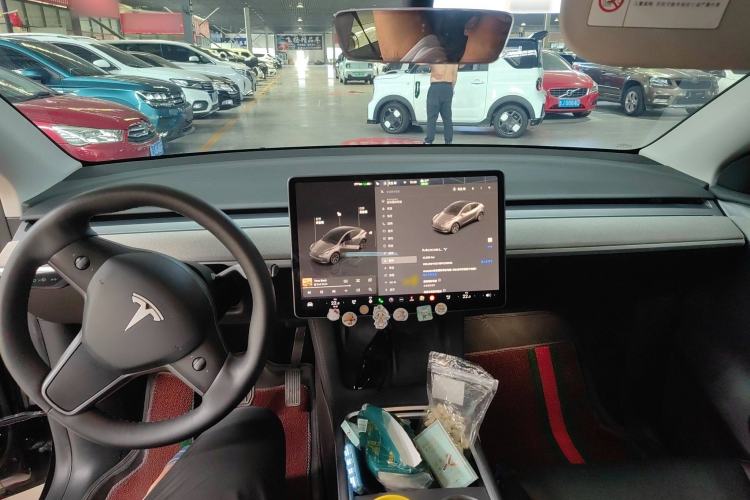 Used Tesla Model Y 2023 Rear-Wheel-Drive Version
