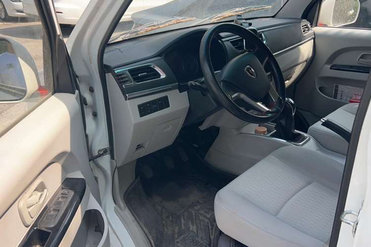 Used Jinbei New Hiace S 2022 1.5L Wealth Edition Air-Conditioner-Free Truck China VI Standard SWC15M
