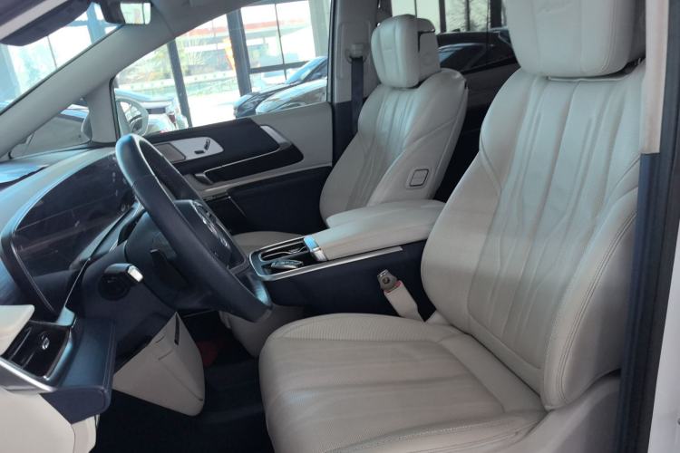 Used Buick Century 2023 2.0T Six-Seater Yinshi Edition
