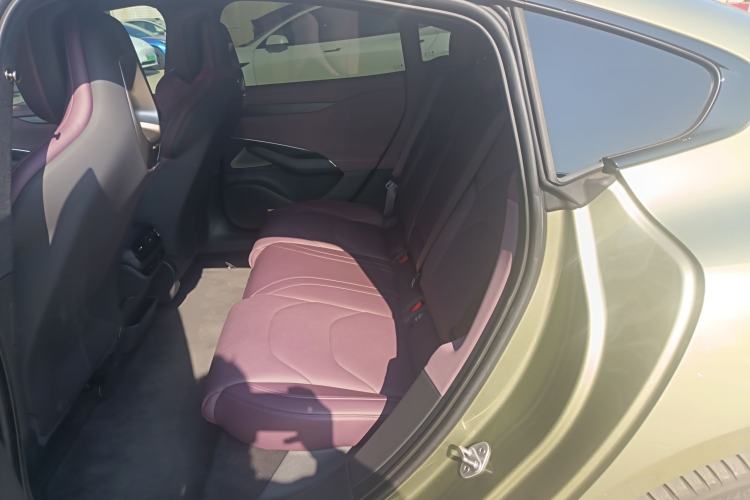 Used  SU7 2024 Rear-Drive Ultra-Long Range Advanced Pro-Level Intelligent Driving Version
