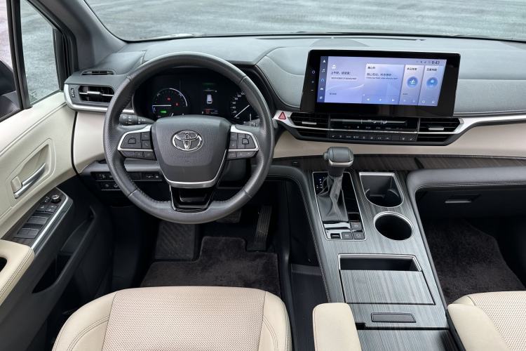 Used Toyota Sienna 2021 2.5L Hybrid Premium Edition