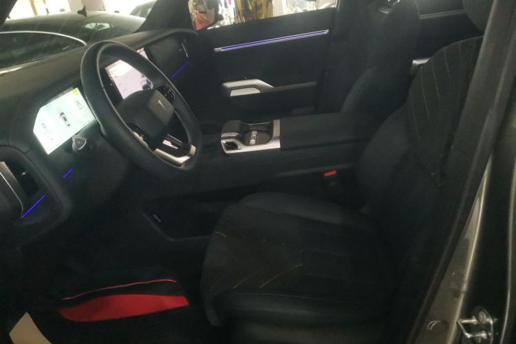 Used  G318 2024 Four-Wheel-Drive Air Suspension Model