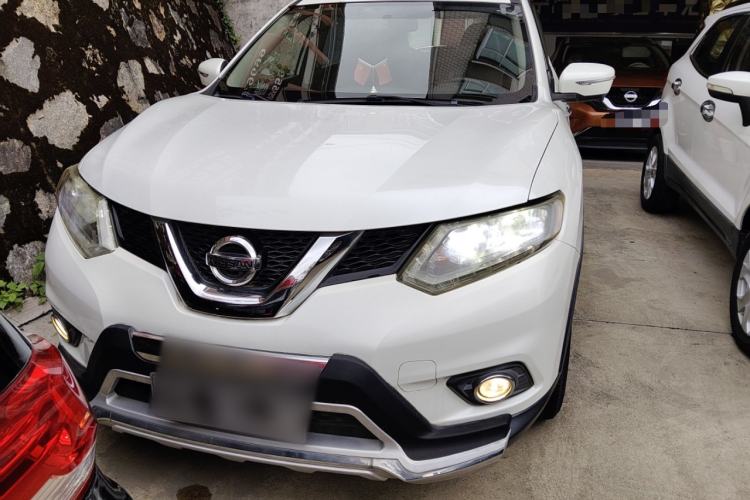 Used Nissan X-Trail 2015 2.0L CVT Comfort MAX Edition 2WD
