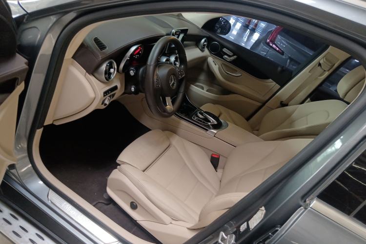 Used Mercedes-Benz GLC 2016 GLC 260 4MATIC Luxury Model
