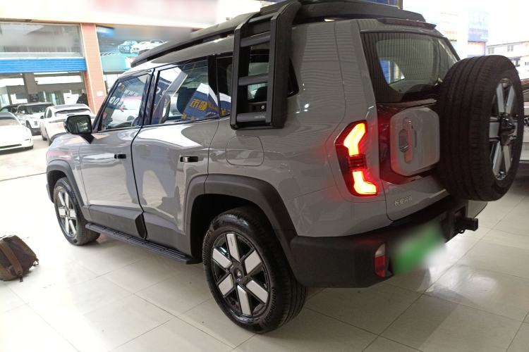 Used  G318 2024 Four-Wheel-Drive Air Suspension Model