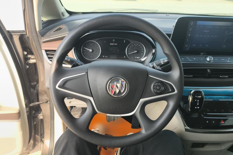 Used Buick GL8 2023 Land Executive Class Comfort Model
