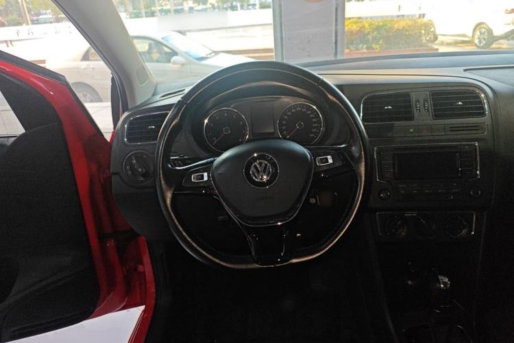 Used Volkswagen Polo 2016 1.6L Automatic Comfort Model
