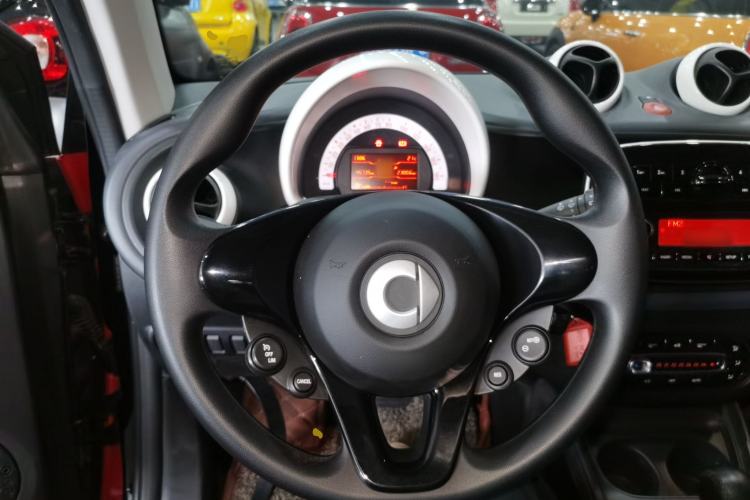 Used  fortwo 2015 1.0L 52 kW hardtop Dynamic version
