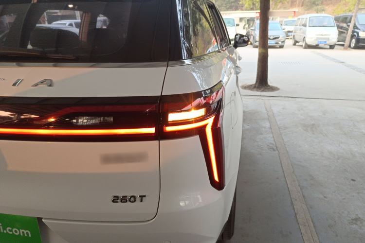 Used Venucia Star 2023 260T Starful Achievement Edition Pro
