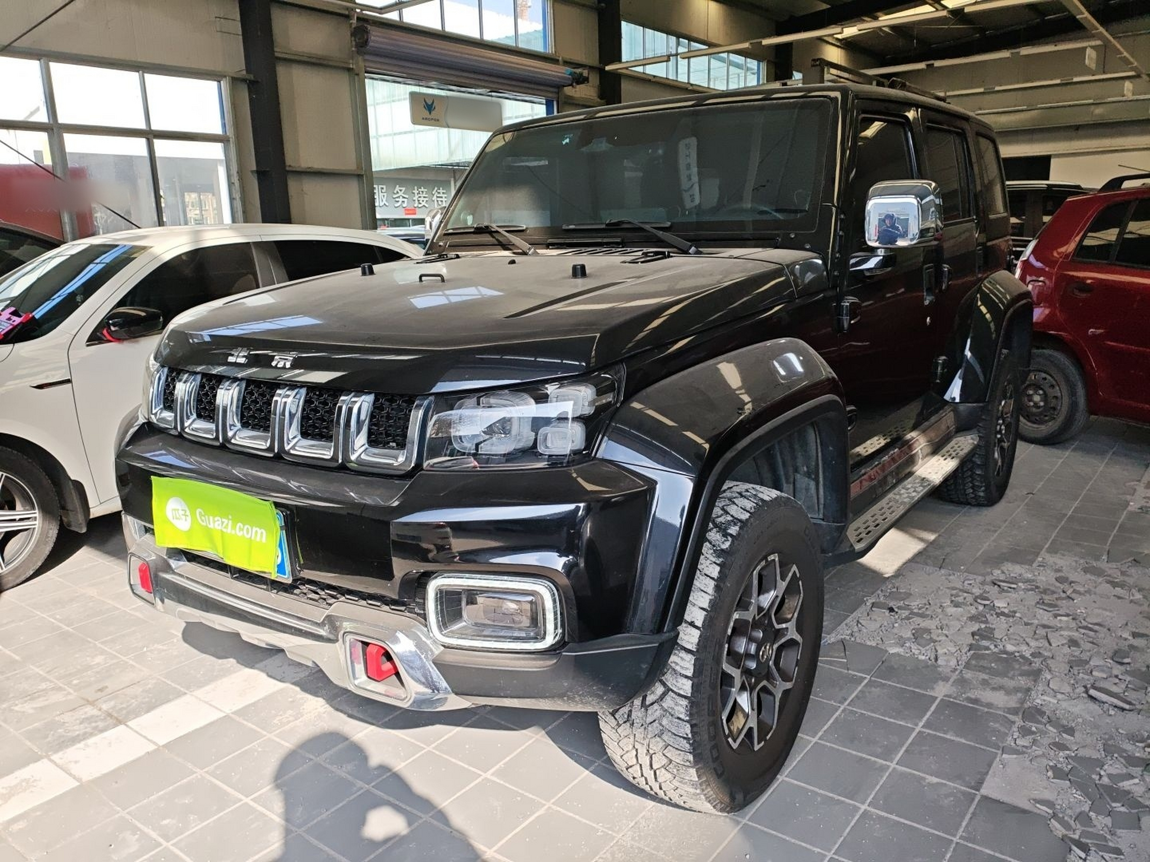 Под передней частью автомобиля