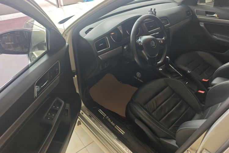 Used Volkswagen Lavida 2017 1.6L Automatic Comfort Edition
