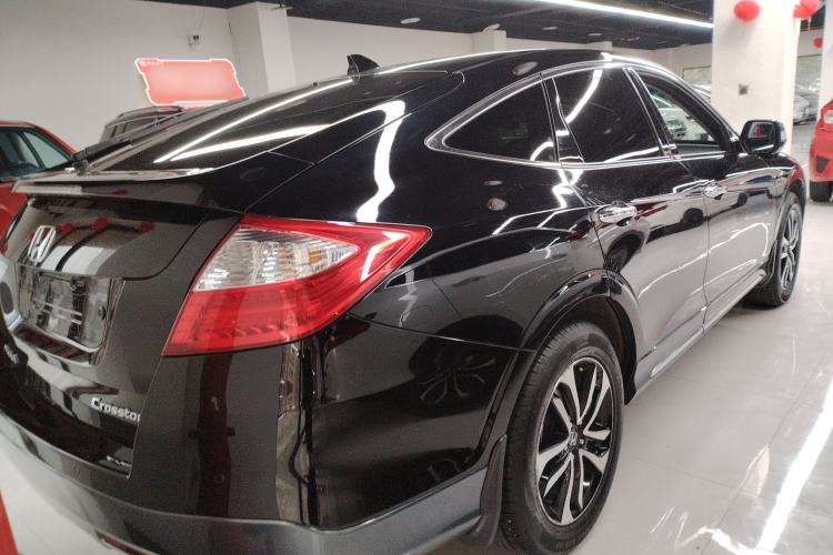 Used Honda Crosstour 2016 2.4L Luxury Edition
