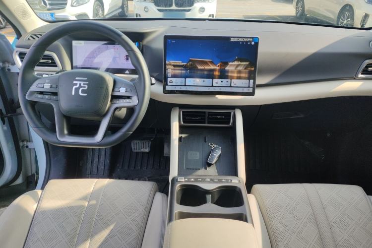 Used BYD Yuan UP 2025 Intelligent Driving Version 401 km Leading Edition