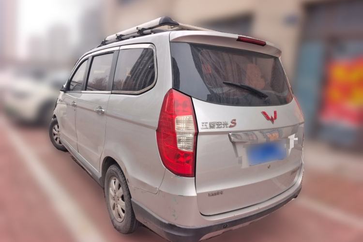 Used Wuling Hongguang 2013 1.5L Luxury Model
