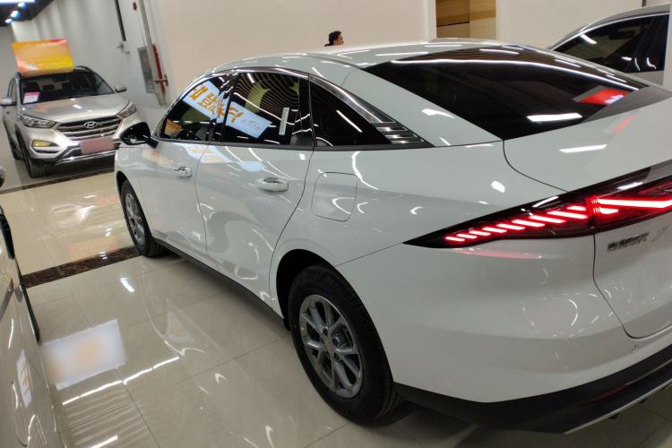 Used  L6 2025 EM-i 60km Launch Edition
