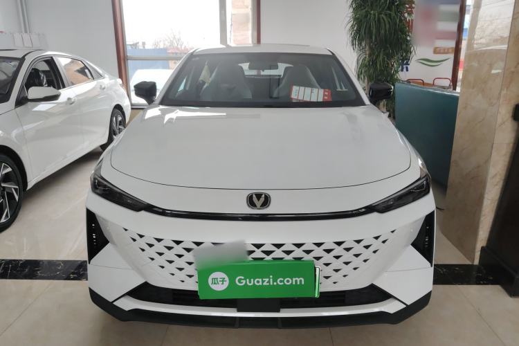 Used Changan UNI-V iDD 2024 Blue Whale Smart Electric iDD 136km Smart & Fun Model
