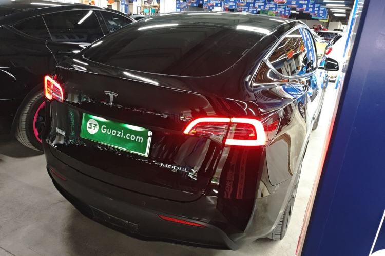 Used Tesla Model Y 2021 Long-Range All-Wheel-Drive Version
