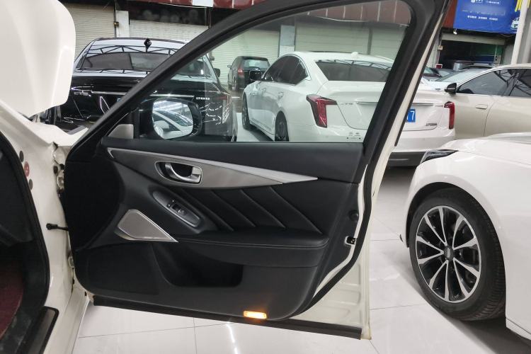 Used Infiniti Q50L 2018 2.0T Enjoyment Edition China V standard
