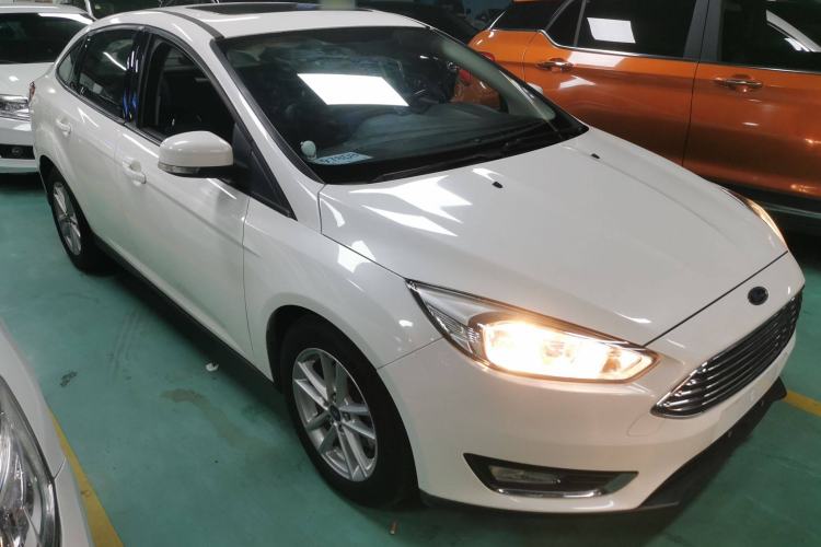 Used Ford Focus 2015 Sedan EcoBoost 125 Automatic Supreme Style Edition
