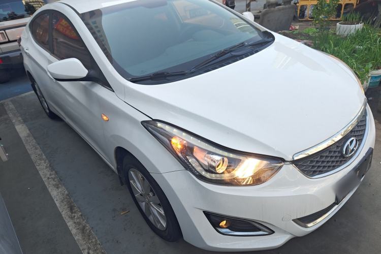 Used Hyundai Elantra 2016 1.6L Automatic Smart Version
