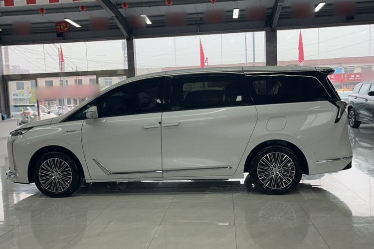 Used Buick GL8 New Energy 2024 Lu Zun Luxury Edition 7-Seater
