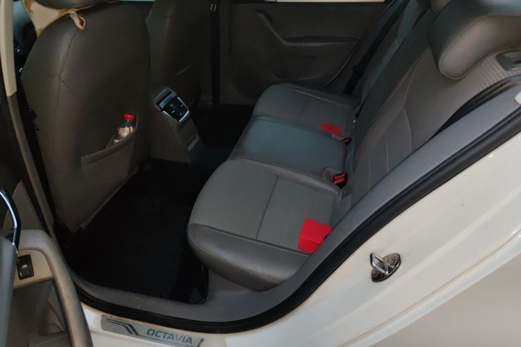 Used Skoda Octavia 2015 1.6L Manual Yijie Edition
