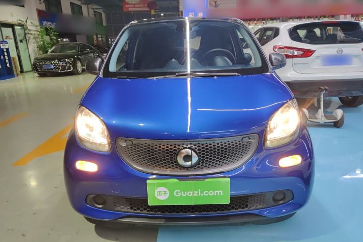 Used  forfour 2016 0.9T 66 kW Pioneer Edition