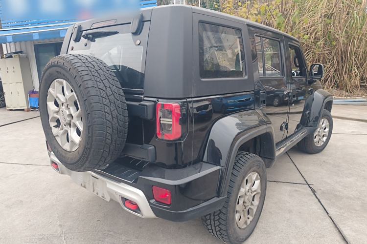 Used  BJ40 2018 2.0T Manual Diesel Four-Wheel Drive Prestige Edition
