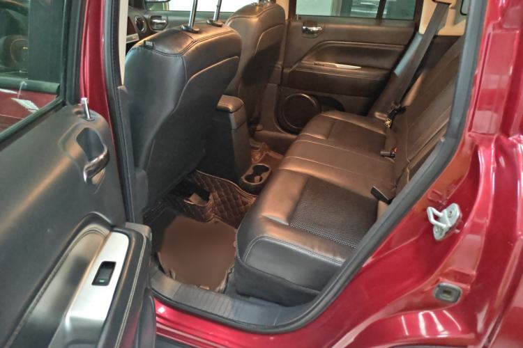 Used  Compass 2014 Revised Version 2.4L Four-Wheel Drive Comfort Edition
