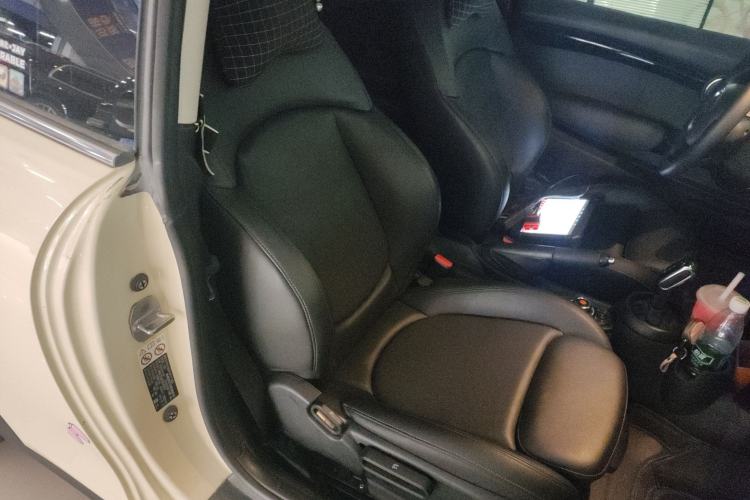 Used  MINI 2021 1.5T COOPER Classic Edition
