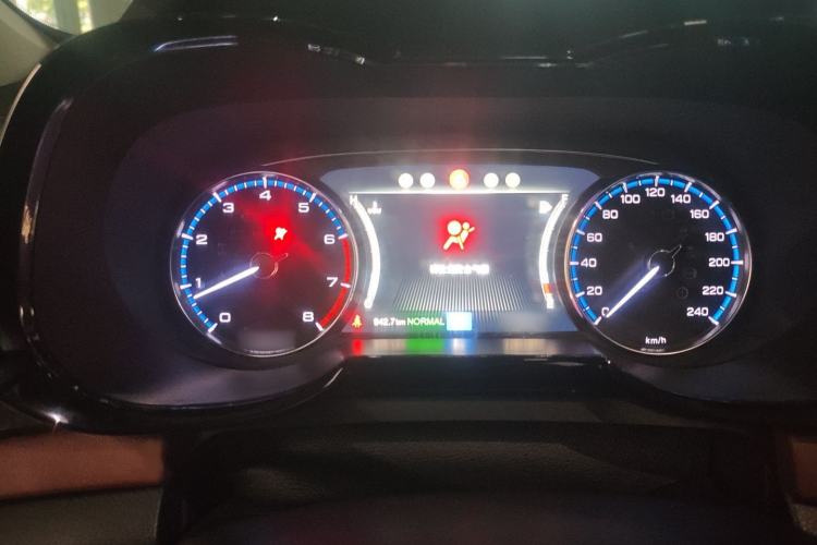 Used GAC Trumpchi GS8 2017 320T Two-Wheel Drive Luxury Smart Connectivity Version (7 Seats)
