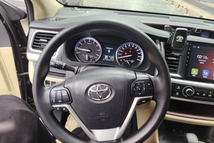 Used Toyota Highlander 2017 2.0T Two-Wheel Drive Elite Version 7 Seats