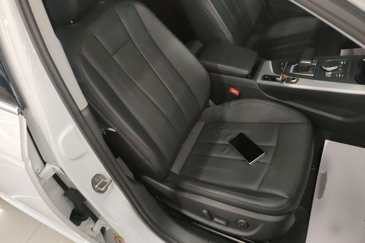 Used Audi A4L 2019 40 TFSI Fashion Edition China VI Emission Standard
