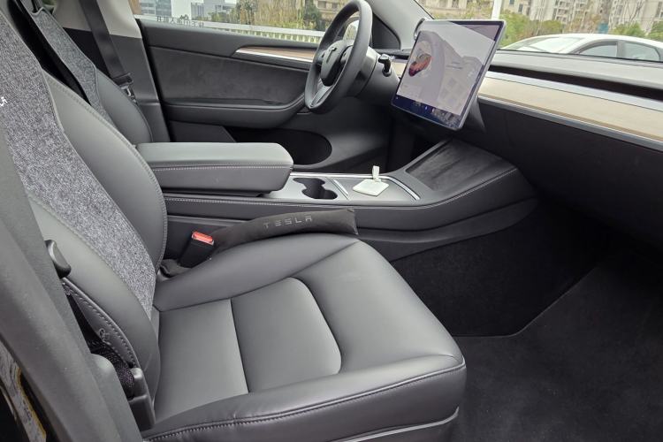 Used Tesla Model Y 2021 Long-Range All-Wheel-Drive Version 3D7
