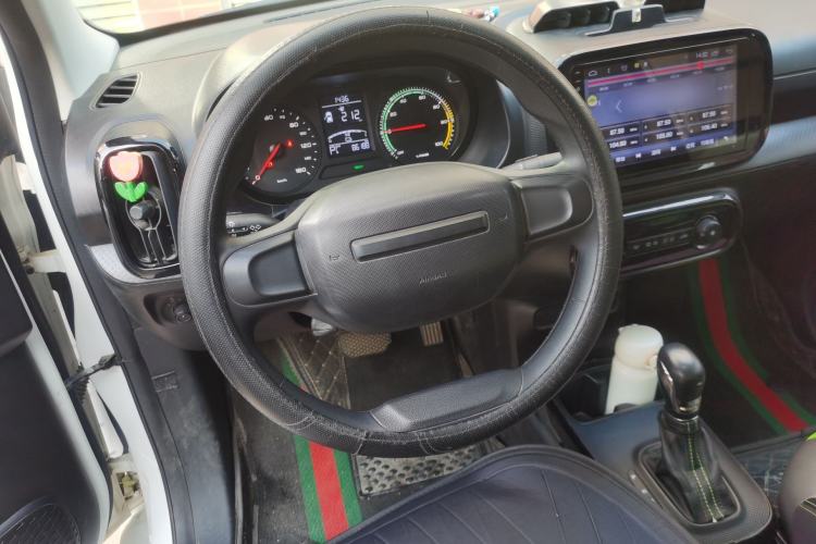 Used Roewe Clever 2021 302 km New Four-Seater Super-Efficient Version
