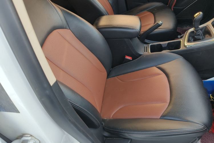 Used Baojun 560 2016 1.8L Manual Elite Version
