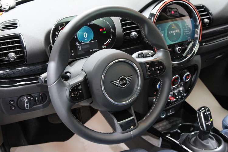 Used  Clubman 2023 1.5T COOPER Connoisseur
