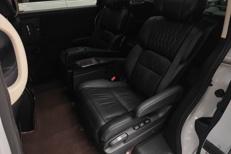 Used Honda Elysion 2024 2.0L eHEV Luxury Edition