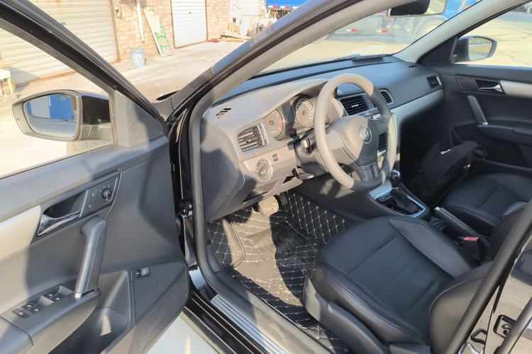 Used Volkswagen Lavida 2013 Restyled Classic 1.6L Automatic Comfort Edition
