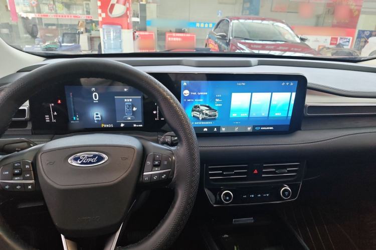 Used Ford Edge 2021 PLUS EcoBoost 245 Two-Wheel-Drive Platinum Edition 5 Seats
