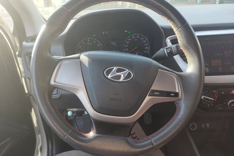 Used Hyundai Verna 2016 1.4L Manual Cool Edition GLS
