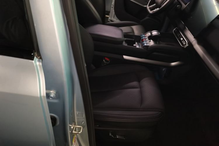 Used Formula Leopard Titanium 3 2025 501 km All-Wheel Drive Intelligent Driving Max Edition
